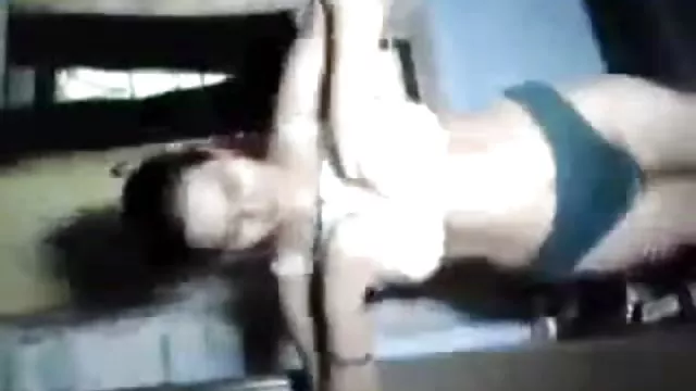 いつ銃Spiers妊娠中の女の子