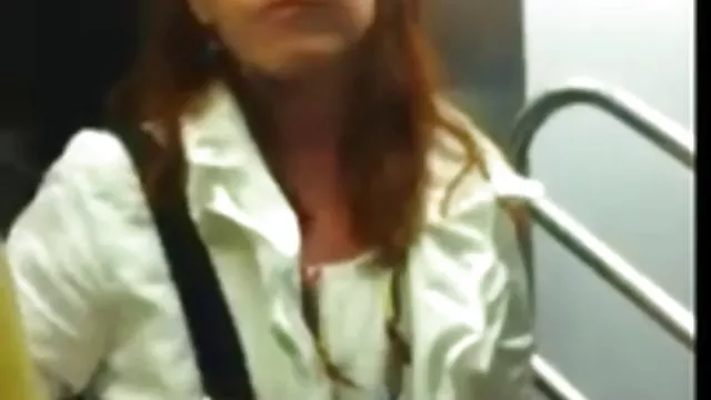 愛妻は夫のアBlowjob