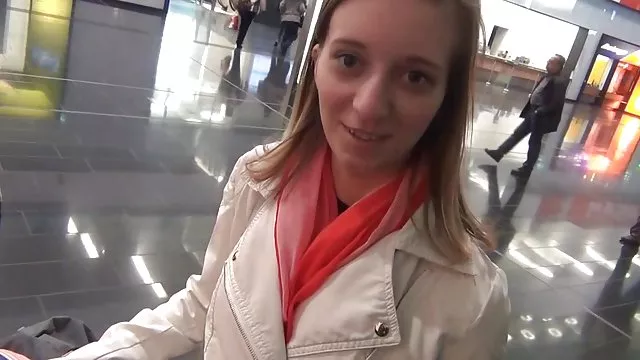 Valeria自然爆乳Fucks男