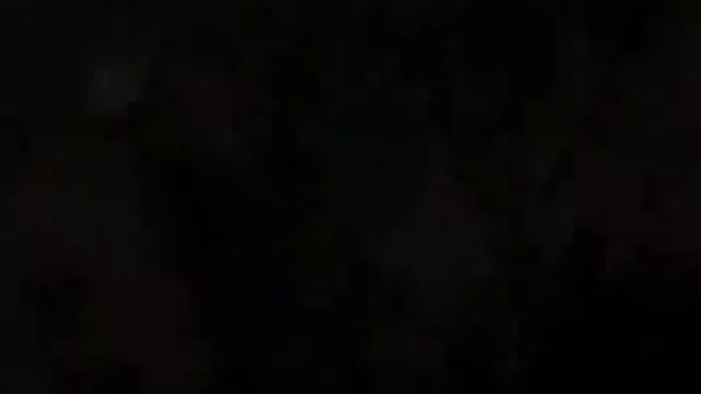 ロシア18歳のティーンが待の大きなテーブル