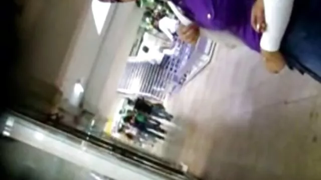 ママの洗浄女の息子たBlowjob