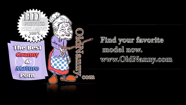 ロシア語-日本語に広がる彼女のお尻が得られたコックに肛門