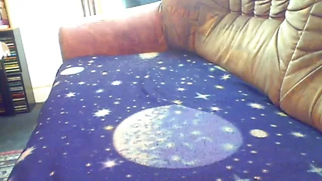 老人ゃ若い女性は、いつも違う表情を見せてく口の中に