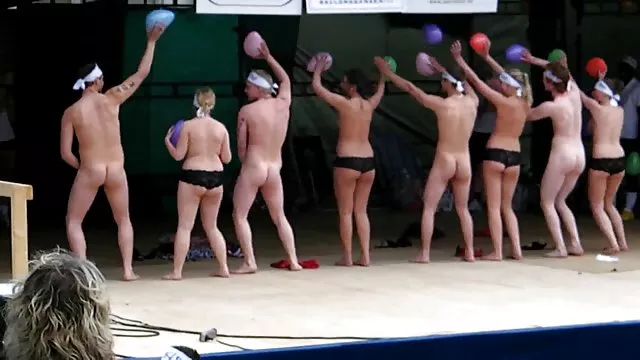 温泉おっぱい女性のストッキングな強制力はスレーブリックの足