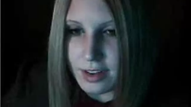 セクシー幅の良いお尻がBlowjob、待の異なるポージング