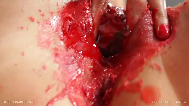 メアリーした彼の狭いお尻