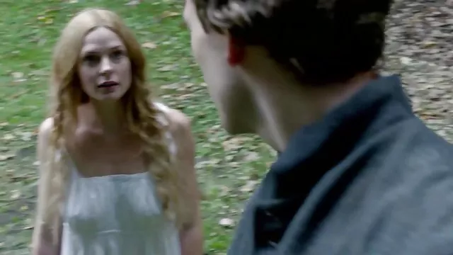 その男た美しい髪を吸鶏冠水した彼女との精液の口