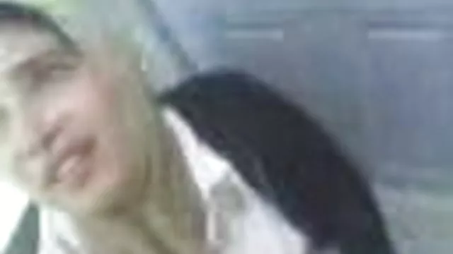 優しい性と魅力的なスリム嫁