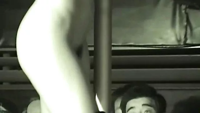 ブラウン●瞳のメリッサ便乗値に大きな穴のお尻