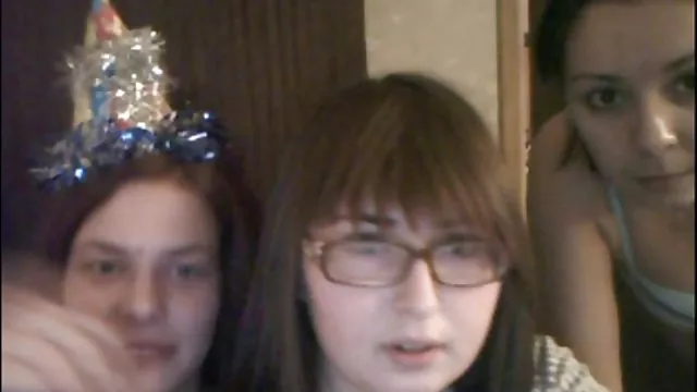 事務局長とのふくよかな口唇吸ディックが足を広く