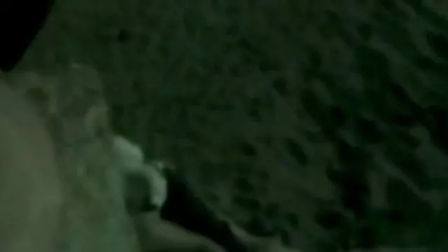 壮大な幅を示して彼女の魅力