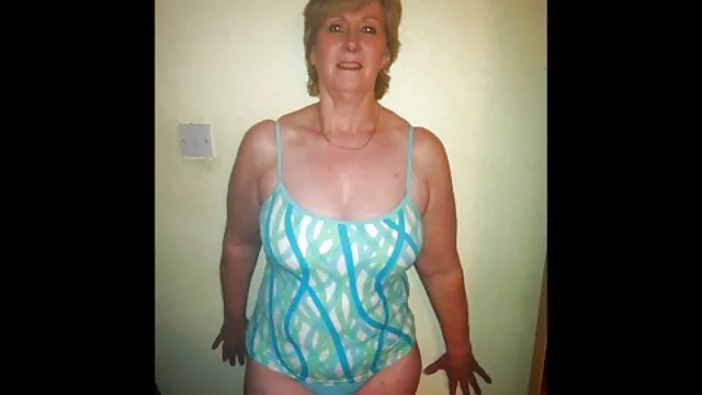 昔の人た吸若い客室係