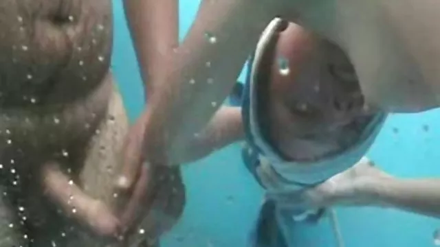 い彼女の友人に挿入し大根彼女の滑り