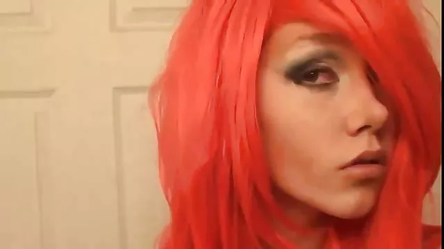 アジアの女の子が恋やlicks足の愛人