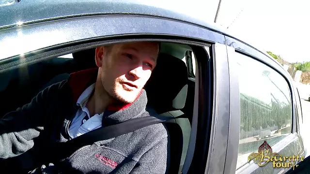 痩せやすいロシアの女の子を楽しん性Yoniマッサージ