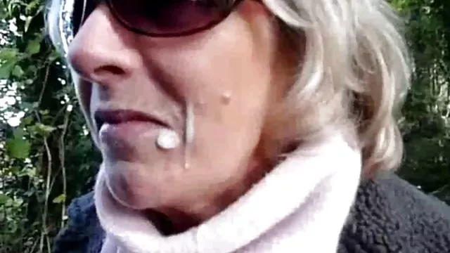 Spied、街の女の子が着の大規模な品揃えのメーカーの下で彼女のスカート