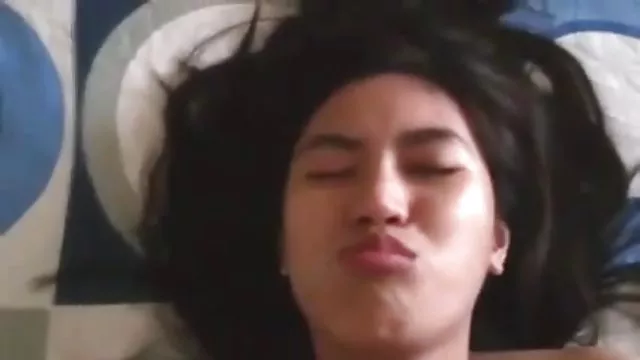 ロシアのミレズビアンを満たす各性別その他の玩具