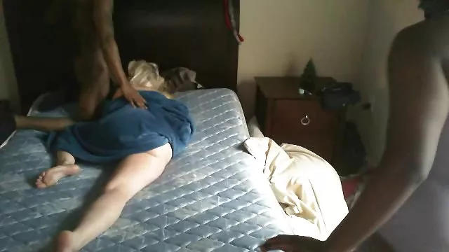 金髪ミッシェルは吸ディック彼氏や気温の上昇、強風、雨で