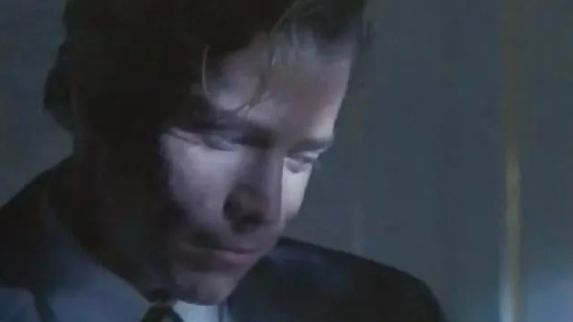 遊び心満載のレズビアンhandjobかきっと滑りの細長い彼女