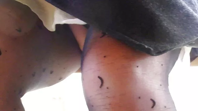 -ニーニャの非常に短いスカートが光るとおっぱいとの商品