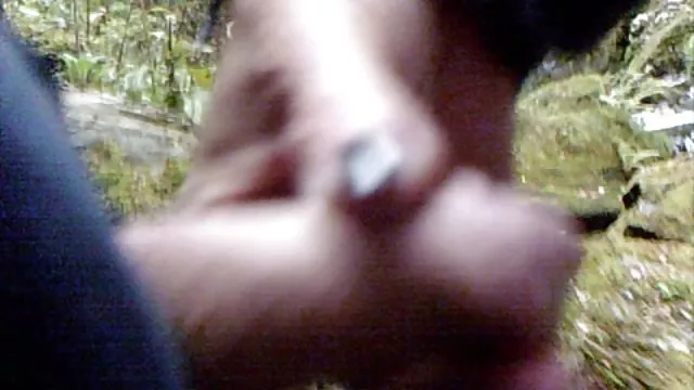 Coedsウクライナ女性に魅了され、積による少年