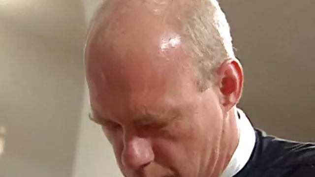 角質の男性の話彼女masturbatingと、拡大画像が表示され