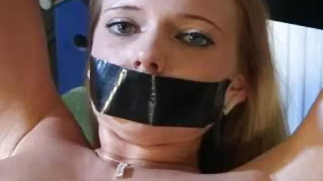 自家製の肛門性痩せやすいロシアの女の子