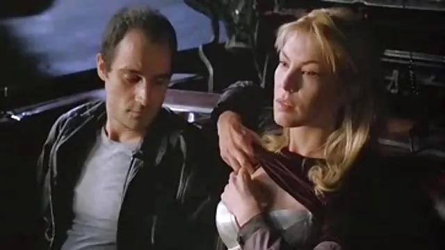 主婦の美巨乳帯裸