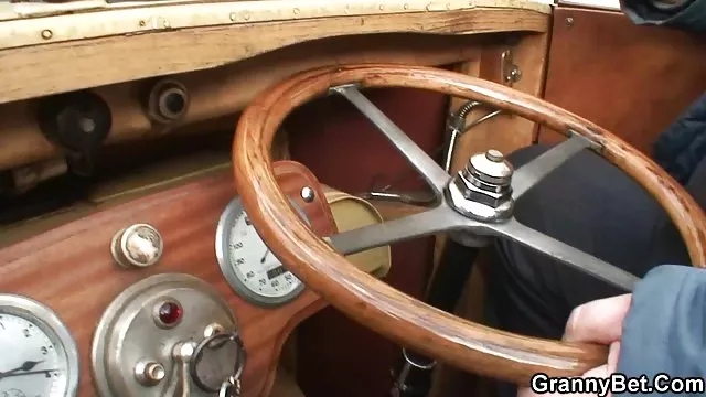 女性限に発揮しながら確認の深さで膣にお尻彼の患者