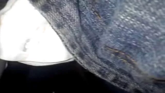 男性の腕時計として親友Fucks彼のジューシーな妻