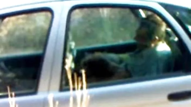 村の男が共謀と魔女