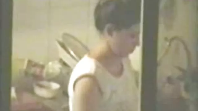 エロ柄のパフォーマンスロシアモデル