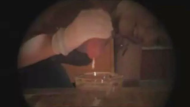 スポーツ少女に精力的に運指の長いディルド?