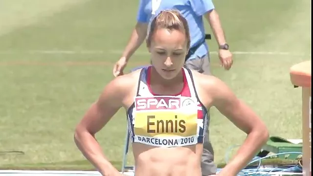 妊娠mulattoジューシーなFucks白男