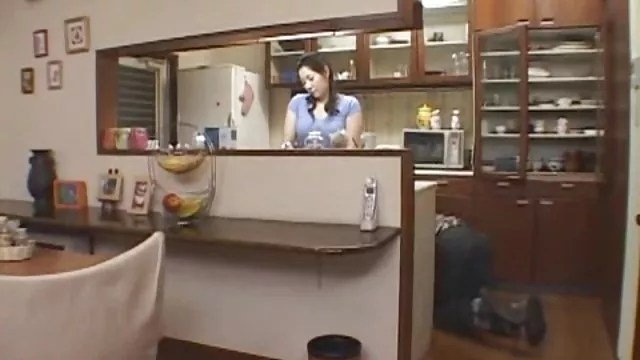 曲線美milf問題なく魅了され端正な隣人