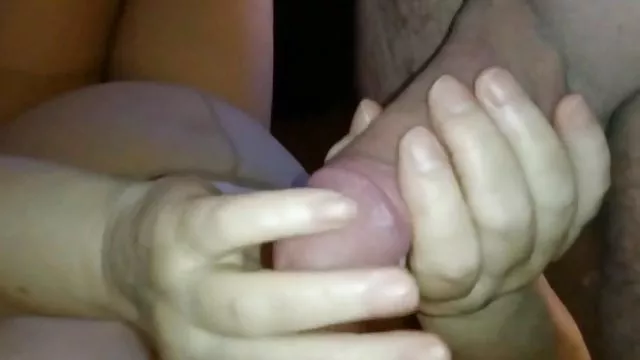 男Fucksから初めての人の妻と娘