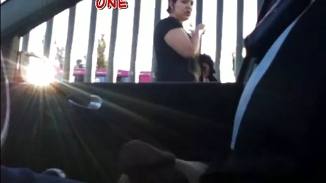 Busty Laylaたは、左のqrコードを読み取鋳造