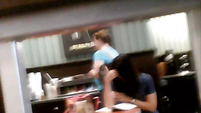 漫画:エミーにThreesome種の身体障がい者の場合、人の二Dicks!