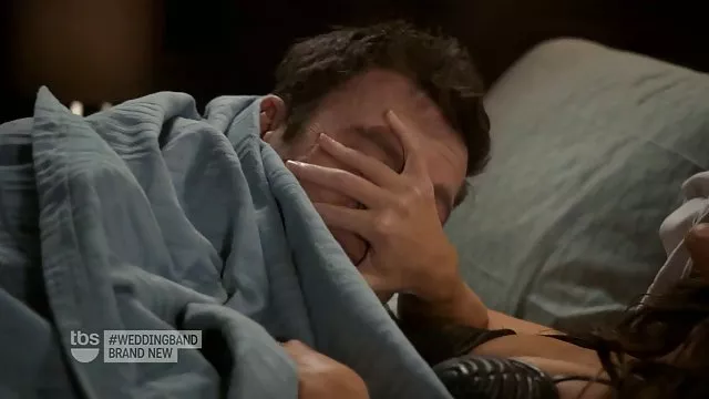 切削、親密圏とベッドのシーンの映画"花嫁"