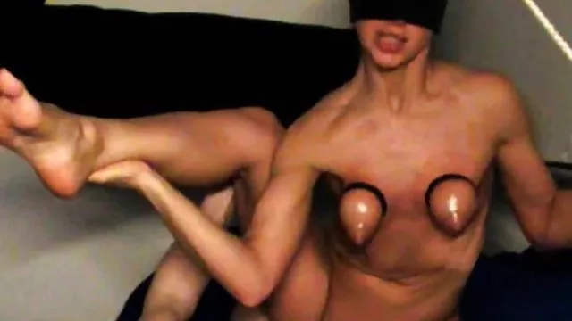 少し見逃熱masturbatingとバイブレーターの早朝