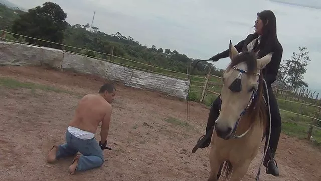 看護師Masturbatesの情熱に、患者