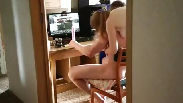 かわいいロシア語彼女を吸コックの熱Lovelace