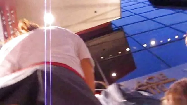 だんだんと落ち成熟した黒檀ゃお尻の養子