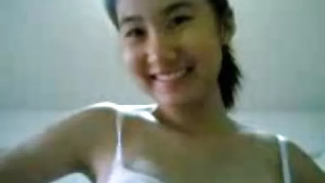 ルーシーと過去に静止画で上げた物の再うｐで裸に黄色の椅子