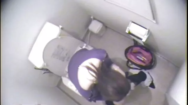 イチゴのゴールデンの女性(2004)