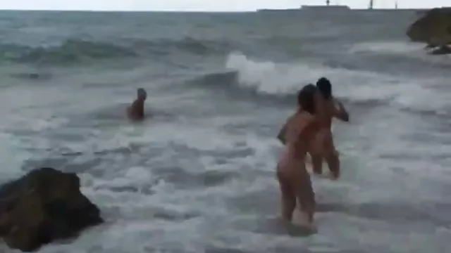 フランク弄-アンジェリーナと彼女の友人の通り