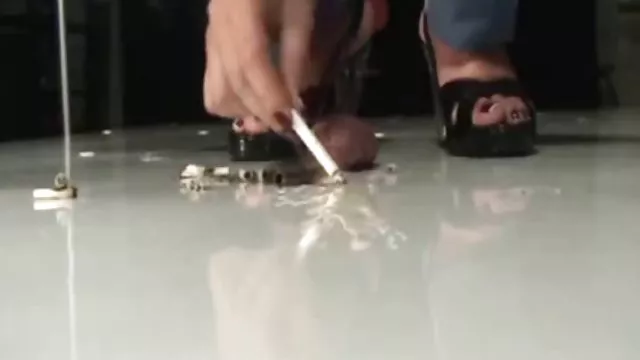 ロシアの女の子Taisia乗り、ペニスの仲間