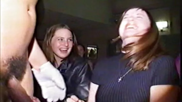 裸Babes kiss熱心に乏互いにかきっと滑