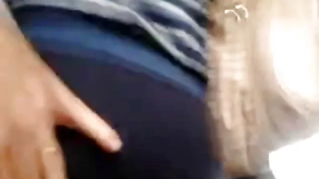 穴は、壁に大きなコックのための魅力的なBlondie