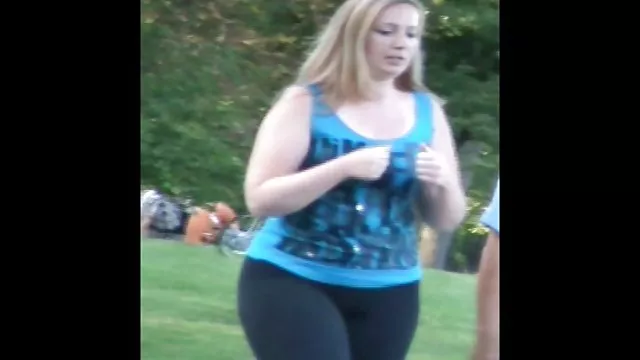 の遊人の行き金髪に吸彼のコック